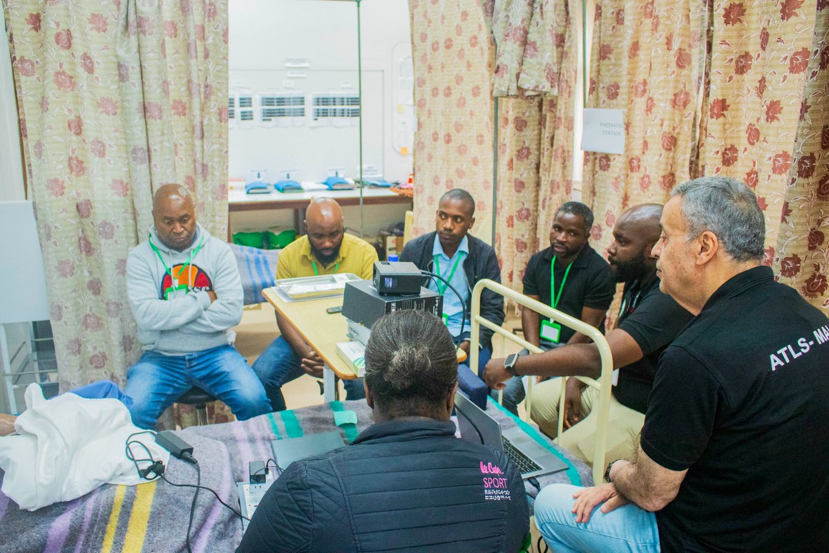 KUHeS_mw's tweet photo. Twelve Malawian physicians participated in the initial provider course and subsequently underwent instructor training. https://t.co/qSrVzO2vEq
