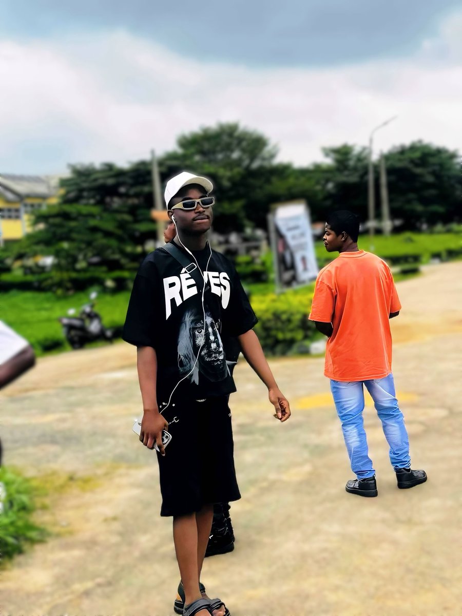 flourishking231's tweet photo. Quietly doing my thing . https://t.co/k3B0rF9ca8