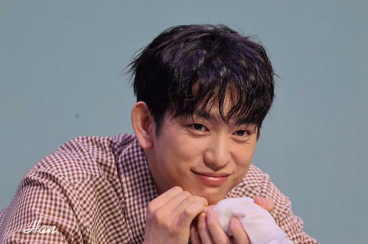 alwayswithCYJ's tweet photo. 怎麼辦...還是好帥
#진영
#박진영
@JINYOUNG https://t.co/k5Xy8eGgWO