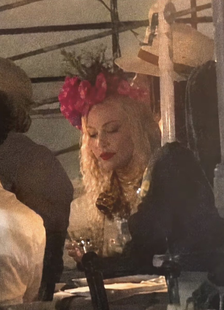 mysinsmysavior's tweet photo. i can’t wait to see her outfit omg she looked great🥹 https://t.co/kUeG56zVyQ