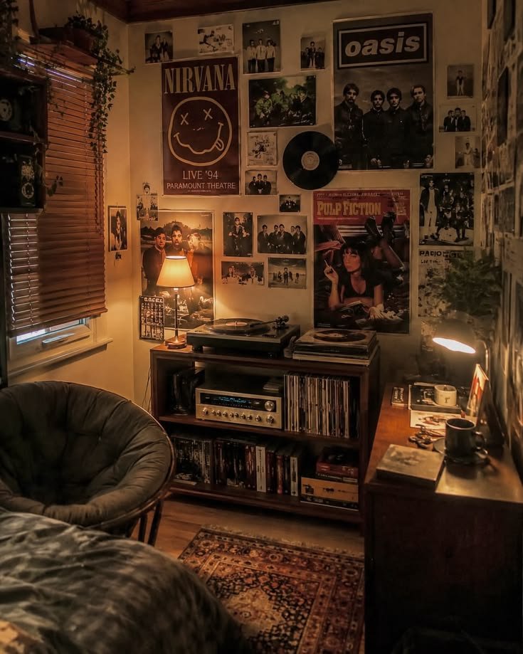 softstaticp's tweet photo. A little corner where every detail tells a story. 🕯️🎶 https://t.co/mTYkJxuiX9