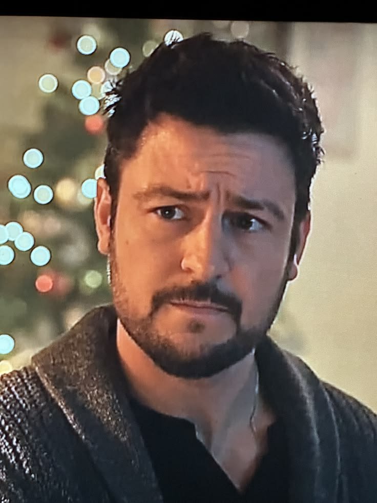 TylerHynes24721's tweet photo. Be honest..!!

 What's comes to your mind anytime you see Tyler Hynes? https://t.co/c16BA2fXBF