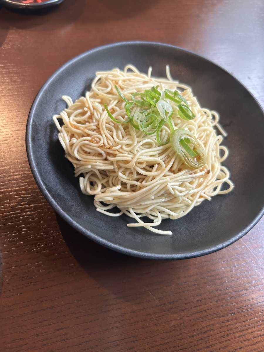 4D9_1001's tweet photo. そう言えば実家に帰省中
福岡県朝倉郡筑前町にある
長浜わっしょいってお店寄ったら
ノーマークだったけど
かなり美味しかった(地元の友達も絶賛)

激辛高菜もかなりポイント高い(しっかり辛い) https://t.co/azpL2i71YO