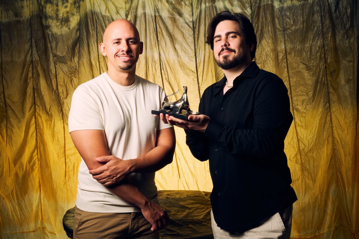 enooock's tweet photo. Buonasera Suíça, Buongiorno Brasil 🇧🇷 

A MARGEM DO RIO - Special Jury Prize 🏆 no Festival de Locarno @FilmFestLocarno 🐆

Que feliz tudo isso estar acontecendo. Viva o cinema brasileiro, viva o cinema pernambucano. https://t.co/rK9czyzqq6