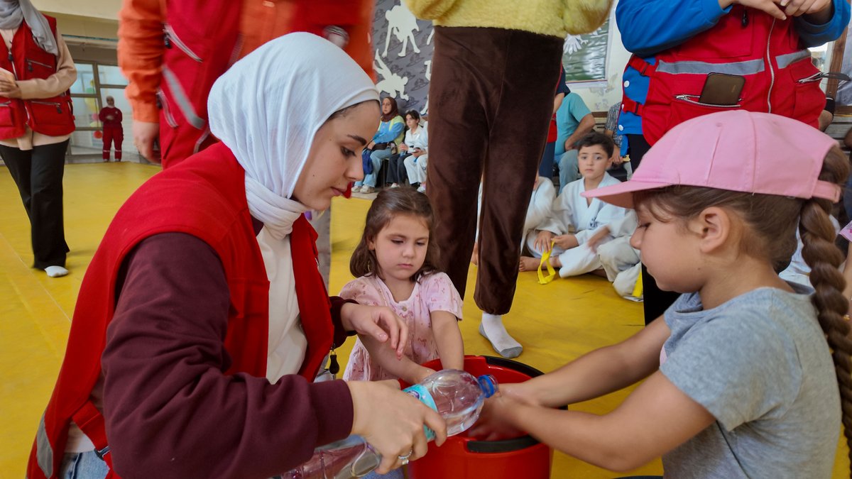 SYRedCrescent's tweet photo. A simple habit can save lives. Children at Qasioun Sports Club in Barzeh #Damascus learned proper handwashing and healthy nutrition through an interactive activity coordinated with the Directorate of Youth and Sports and supported by Italian Red Cross @crocerossa https://t.co/E8jpVDfaiy