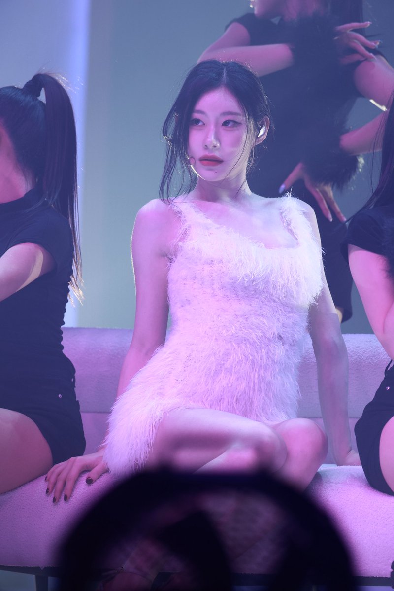 KDataPie's tweet photo. 260809 ITZY - Chaeryeong

#ITZY #있지 #CHAERYEONG #채령

More in the comments ⬇️ https://t.co/mKwImUV3gz