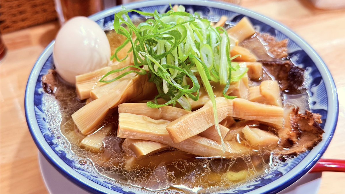 Sable_sansan's tweet photo. 少し前に浅草の地下街にオープンしたラーメン屋さん

一面！竹ラーメン

メンマ山盛りで好き味だった☺ https://t.co/M133ewcGAM