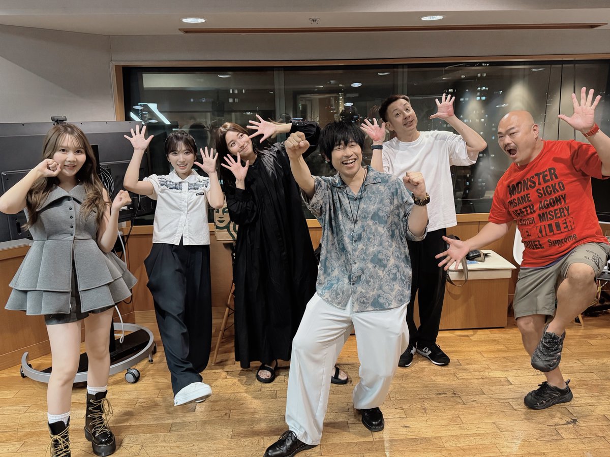 yanAgetsu1179's tweet photo. #アッパレ月 をお聴きいただき
ありがとうございました🌈

今週は
ハッピーはっぴーHAPPYなお写真📸

お聴き逃しの方はこちらから⬇️
https://t.co/aL7q08dksu

#矢吹奈子 #クロちゃん #藤沢莉子
#坪倉由幸 #坂ノ上茜 #岩崎諒太 https://t.co/vl20kjxXpL