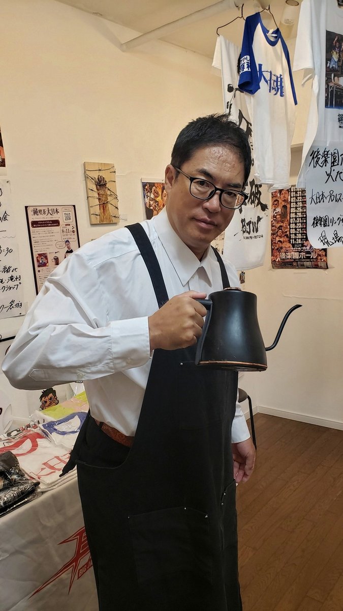 RaquelyAnto's tweet photo. 自分仏頂面が信頼を寄せてくれるの好きらしい
あと黒髪盾使いなのもグッときてしまった
ミティアも引こうか悩むな…
キャラスト面白そう枠
雷アタッカーとして良さそうなら起用したい https://t.co/q75WRdxpac