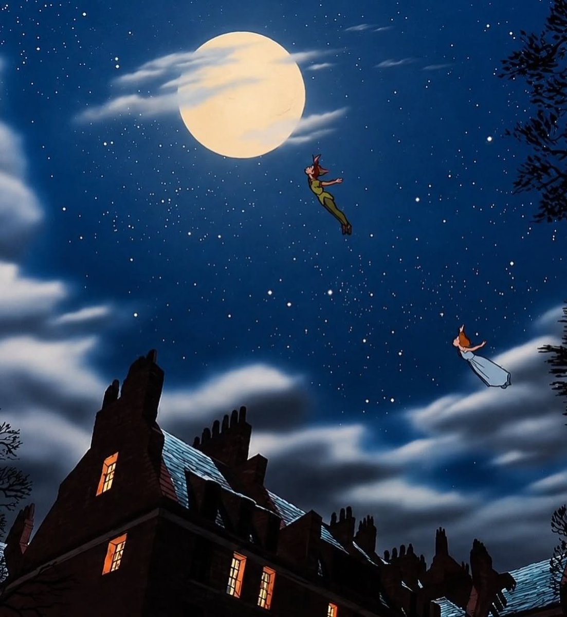 vendyverse's tweet photo. London in an old Disney movie. ✨ https://t.co/5DeP4CkXaS