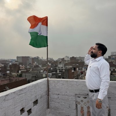 RRhatour's tweet photo. #NewProfilePic https://t.co/XXLKN3LKdi