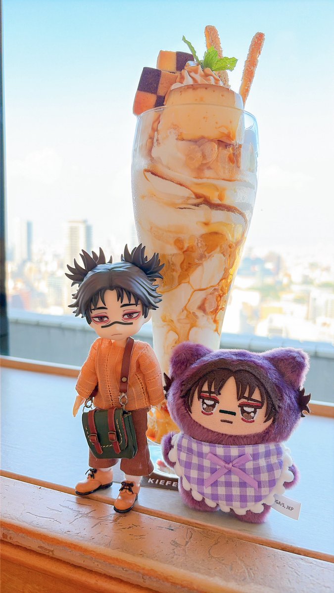 harapecotta____'s tweet photo. 巨大パフェまた食べに行きたい〜
ねんどろともボニバニちゃんとも並べてデカいのマジですごいw
てかボニバニちゃん新作可愛すぎんか？？？
今の子らもう1人って思ってたけど新しい子2人くらい運試し兼ねてお迎えしたい。下段の子ら3人と右上の子とても好みで結構誰来ても嬉しい感じやったし https://t.co/4mcWmlXB5C