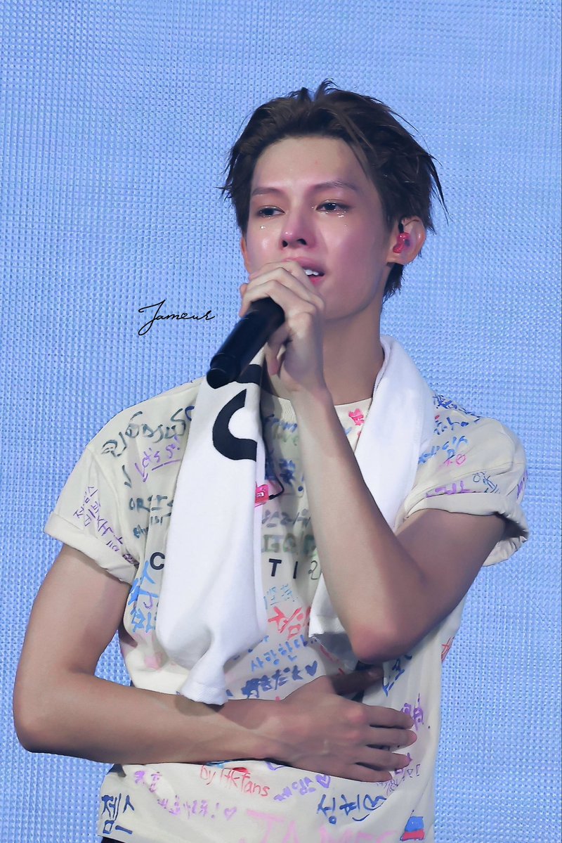 jamour_teamVN's tweet photo. 250908 

JAMES TURNS A YEAR TIMELESS

#365DaysWithJAMES
#코르티스코어_일주년을_축하해
#JAMES #제임스 https://t.co/5ozw1cX9Pr