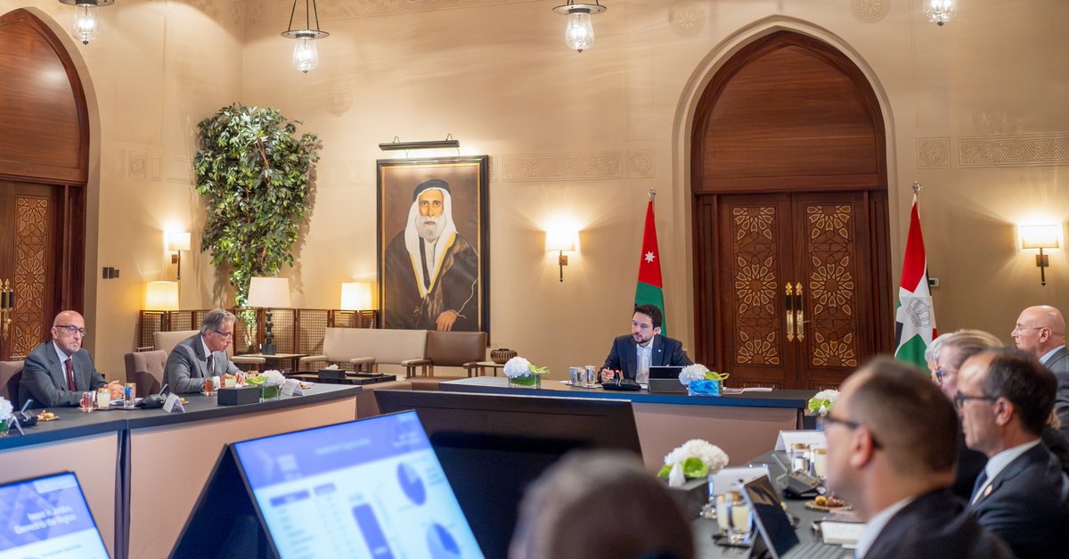 RHCJO's tweet photo. His Royal Highness Crown Prince Al Hussein chairs a meeting to review preparations for the Jordan-European Union Investment Conference, taking place on 19 November at the Dead Sea.
His Royal Highness stresses the importance of offering targeted investment opportunities that focus on vital sectors of national priority, urging government and relevant institutions to act immediately after the conference to follow up and build on conference recommendations.
#Jordan