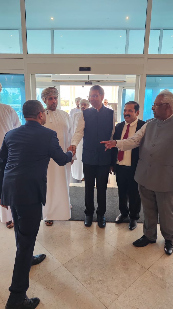 Indemb_Muscat's tweet photo. At the awareness workshop on implementation of India-Oman CEPA organized by OCCI, Salalah, Ambassador Prashant Pise interacted with the participants and highlighted incentives and benefits to both Omani and Indian business and industry stakeholders, while emphasising win-win prospects for  bilateral trade, investment and services.