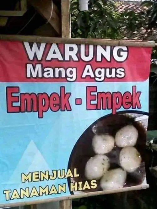 gideonalew's tweet photo. Ini pasti tokonya didepan toko ini ya https://t.co/oyGrOsUl5r
