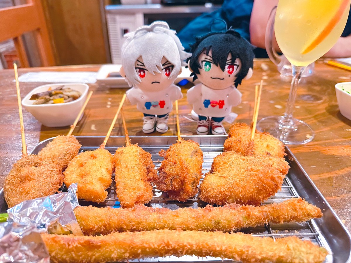 mshrmeme's tweet photo. 串力ツ屋台ふㄑƷうさん、ブクサ力(&amp;クサ)ライブのアフタ一にこれ以上ないお店でありがたき🦉そして美味し
あとちょっと寄った京都で食べたアイス
🧸ﾁｬﾝ乗ってた https://t.co/Bwi5L131M5