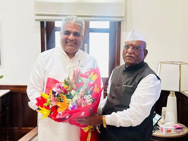byadavbjp's tweet photo. राजस्थान के माननीय राज्यपाल श्री हरिभाऊ बागड़े जी को जन्मदिन की हार्दिक बधाई एवं शुभकामनाएँ।

ईश्वर से आपके स्वस्थ-दीर्घायु जीवन की कामना है।

@LokBhavanJaipur https://t.co/sOo5xaeq6P