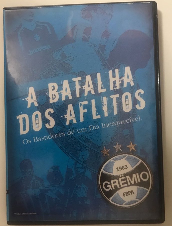LedioLegal's tweet photo. Quando perguntarem a diferença do tamanho entre os clubes, mostre essas fotos.

Legal https://t.co/81H5jjB0BT