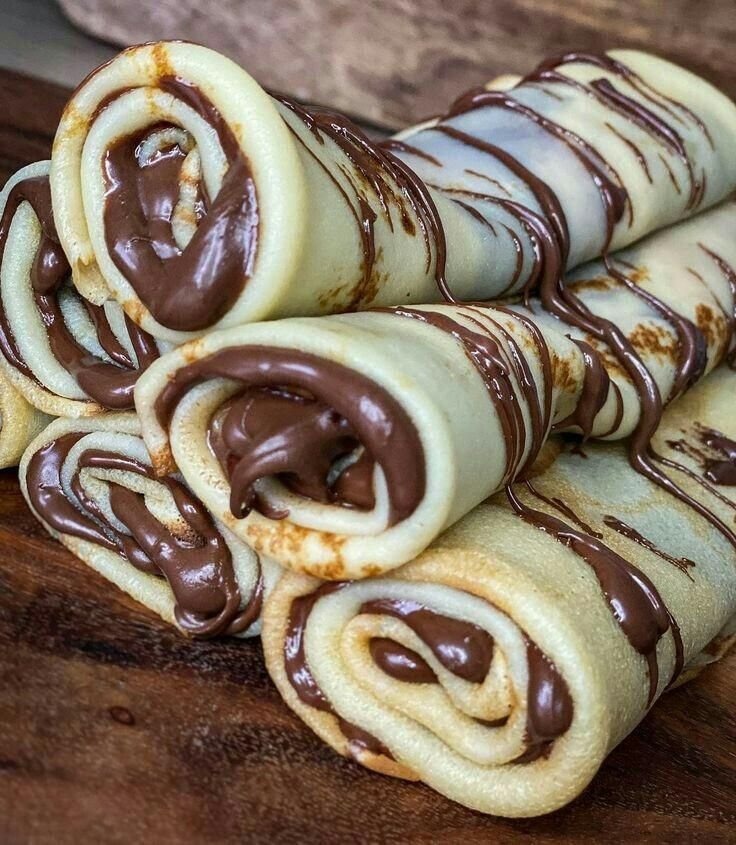 YoStoConTarabas's tweet photo. POST D'APPREZZAMENTO PER LE CREPES CON LA NUTELLA https://t.co/JFoJisQqVf