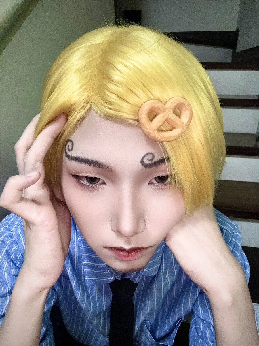 91_cos_'s tweet photo. 卷眉毛廚師🧑‍🍳
賓什莫克·香吉士 https://t.co/X657WaDdMB
