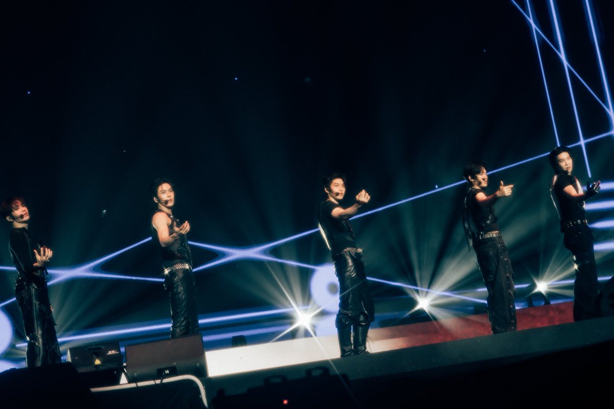 DEXXofficialTH's tweet photo. ภาพบรรยากาศของ DEXX ในงาน  𝐃𝐔𝐀𝐍𝐆 𝐆𝐎 𝐑𝐎𝐔𝐍𝐃 𝐂𝐎𝐍𝐂𝐄𝐑𝐓 Presented by True5G DAY1 และ DAY2🎪💙✨

ขอแสดงความยินดีกับคอนเสิร์ต 𝐃𝐔𝐀𝐍𝐆 𝐆𝐎 𝐑𝐎𝐔𝐍𝐃 𝐂𝐎𝐍𝐂𝐄𝐑𝐓 ด้วยนะครับ ดีใจที่ได้อยู่ในช่วงเวลาอันแสนพิเศษดี ๆ แบบนี้กับทุกคนครับ 🥰

ขอบคุณ TheX ทุกคนสำหรับทุกแรงซัพพอร์ต ทุกกำลังใจที่ให้กันทั้งหน้างานและหน้าจอในทั้งสองวันด้วยนะครับ 🫶🏻

DUANG GO ROUND DAY1
DUANG GO ROUND DAY2
#DuangConcertDay1
#DuangConcertDay2
#DEXXth #DMDMUSIC