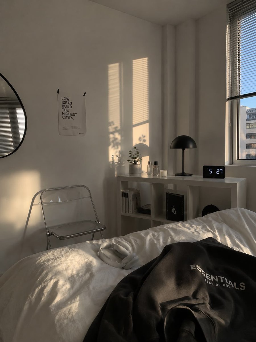 hhjneee's tweet photo. 추구미 방 레퍼런스... 🛏️ https://t.co/3kNTONaYt1