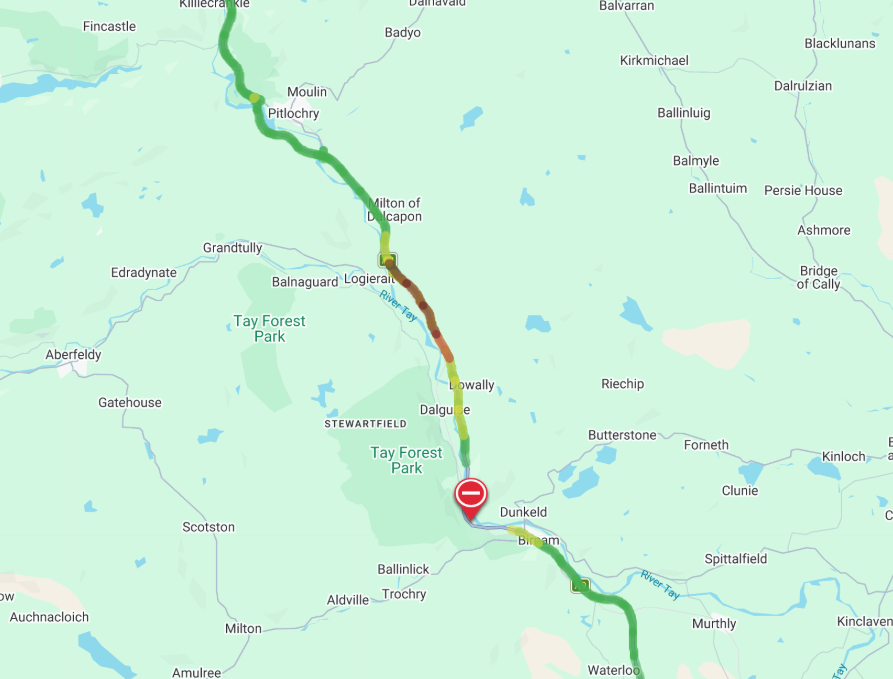 trafficscotland's tweet photo. @NWTrunkRoads UPDATE❗️⌚️15:35
🛣️#A9 North Of Dunkeld

CLOSED in both directions for collision investigation⛔️

Diversion routes are heavily congested as a result. Details can be found below👇

42 minute delay N/B through diversion❗️ 
27 minute delay S/B through diversion ❗️

@NWTrunkRoads https://t.co/G99DEy517E