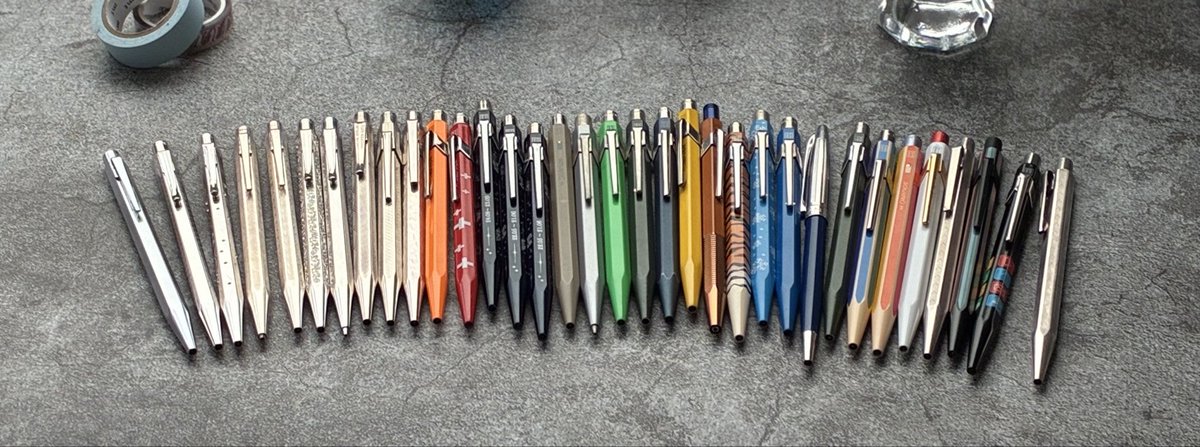 shinta1207849's tweet photo. 色々大集合してた #文房具と写真 https://t.co/Y64JCYqtck