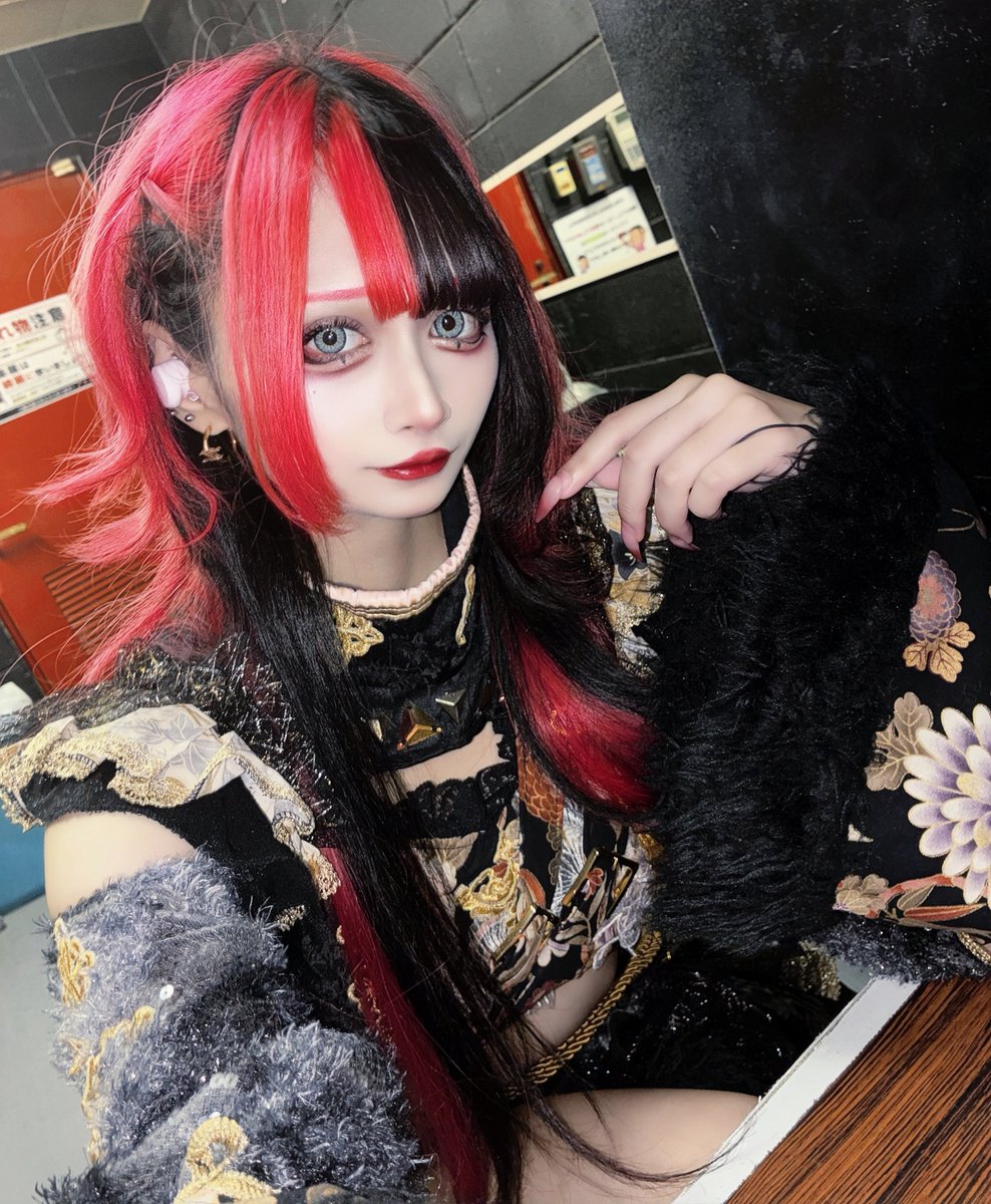 cocosyn_pau tweet picture