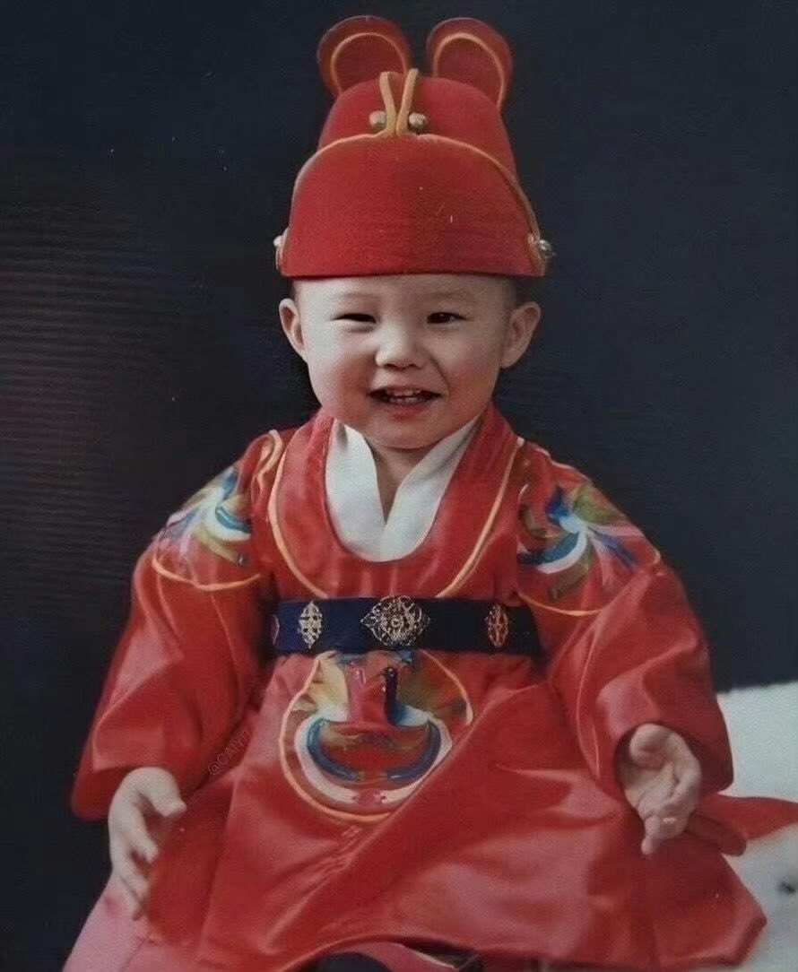 JustGDragonxi's tweet photo. #HappyGDay2026
Happy birthday day 
哥哥要做世界上最幸福的人
#꽃잎하나_더해_권지용_사랑해 https://t.co/C86NPSONXo