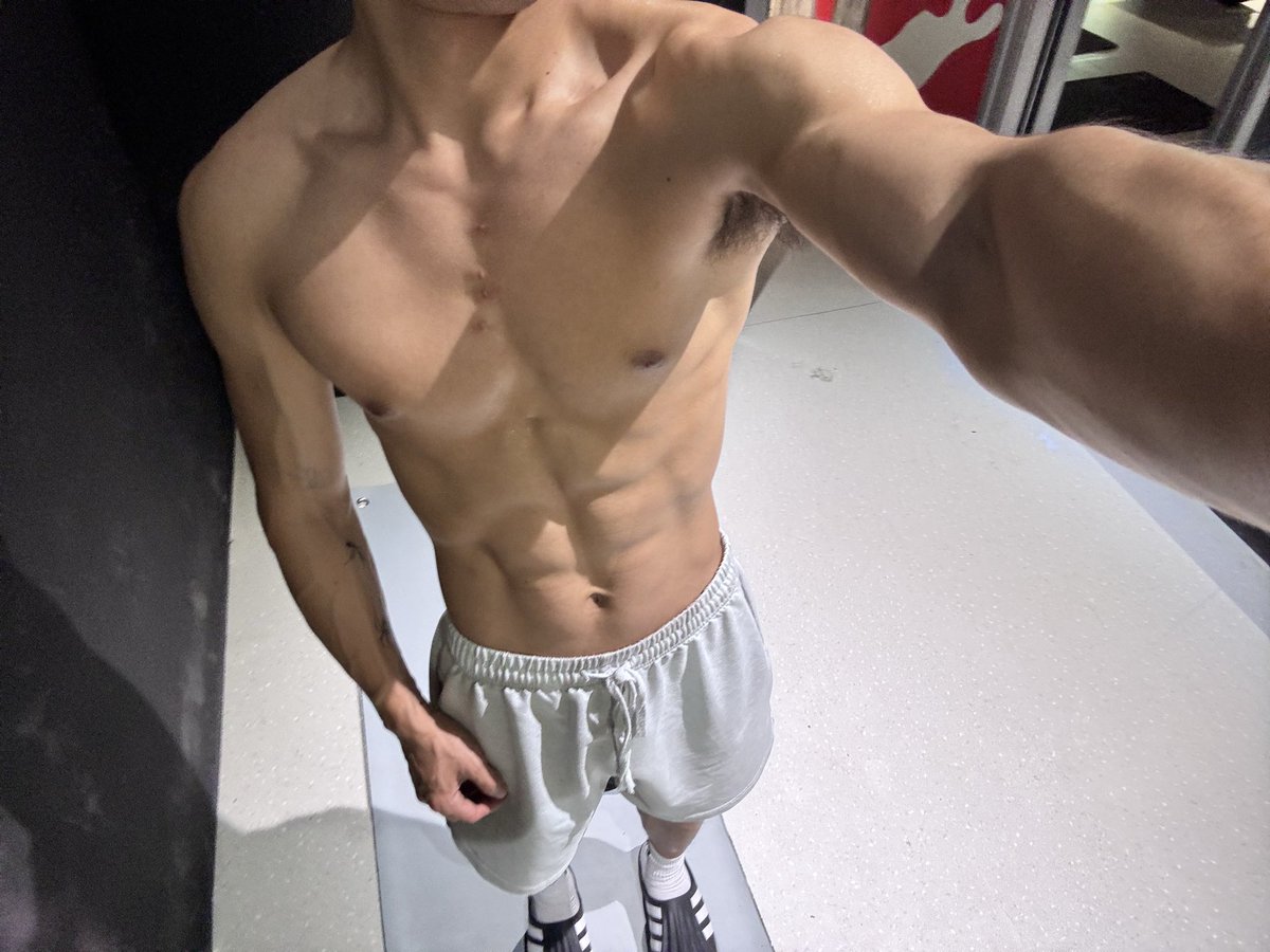 SShs1151716's tweet photo. #徐州 #邳州。  男大体��生 181/70kg武器17cm 找单女或者绿帽夫妻来 可提前检查  高素质的来 互不打扰生活 qq 3822957057 https://t.co/yVV1wG4CIR