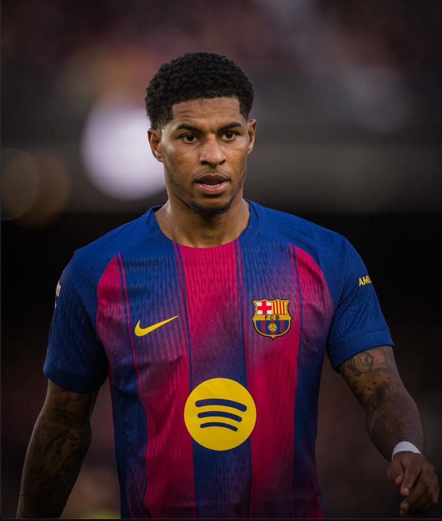 Topskillsports's tweet photo. 🚨💣BARCELONA COULD GO BACK FOR MARCUS RASHFORD! 👀🔥

Barça remain in contact with Rashford’s representatives over a potential return from Manchester United. 🇬🇧

Rashford is reportedly OPEN to rejoining the Catalan giants, but United are still uncertain about accepting another loan proposal. 👀

⏳ If Barça fail to make progress on JULIÁN ÁLVAREZ, Rashford could become the alternative once again!