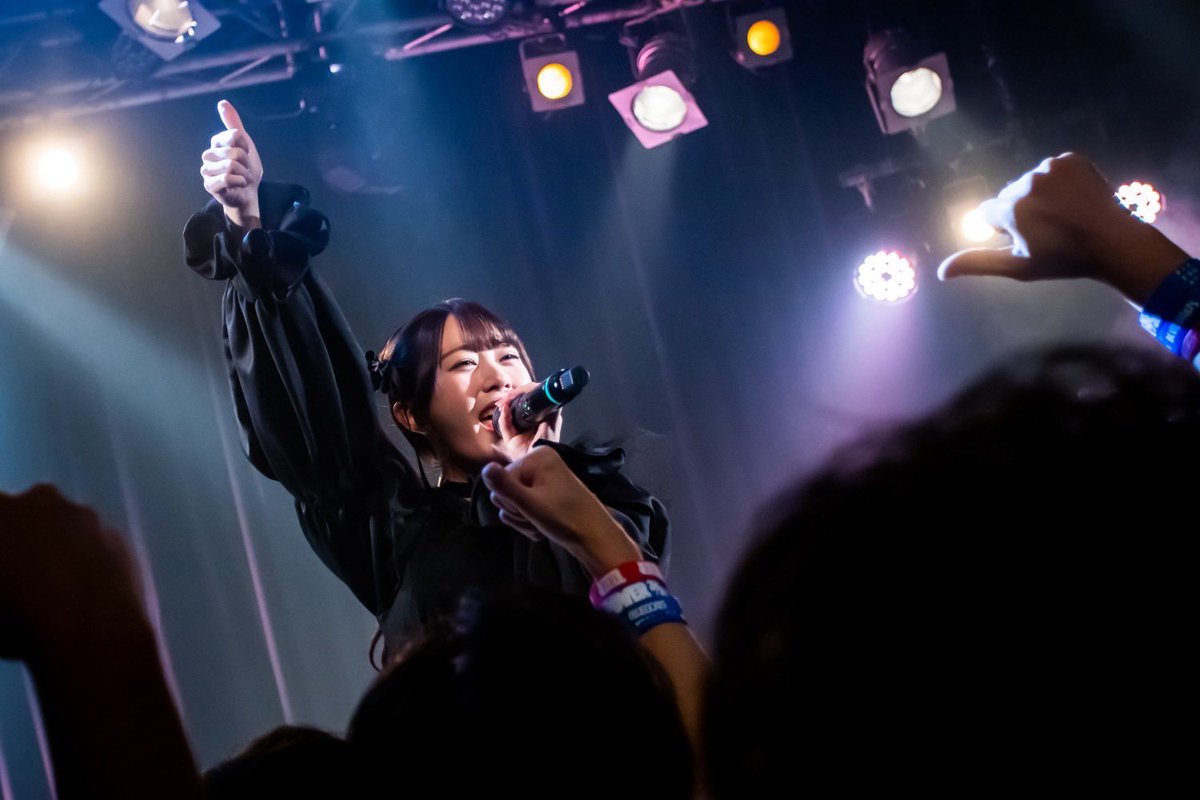 sona_aoyagi's tweet photo. "にきちゃん Road to Zepp アップアップガールズ（２）× BLUEGOATS" 新宿MARZ
ありがとうございました！！

可愛かったりかっこよかったり！たくさんのパワーをもらってしまいました😳✨
にきちゃんさん！！BLUEGOATSをツーマンライブにお呼びいただき、改めてありがとうございました！
本当に嬉しいことです💭

Zepp Shinjukuお互いに頑張るぞ〜の気持ち！
そしてまずは、9月17日応援しています！🍀

BLUEGOATSを初めて見てくれた皆さんも一緒になって楽しんでくれてどうもありがとう！
また会えるように頑張ります❤️‍🔥

またね〜！！