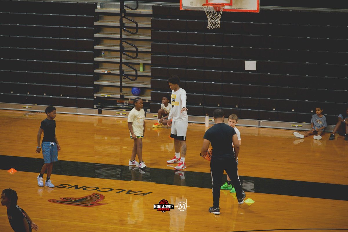 splashthe_1's tweet photo. Great turnout being a mentor at the 1st Montel Smith’s Basketball Camp #givingback https://t.co/QG3cioSwer