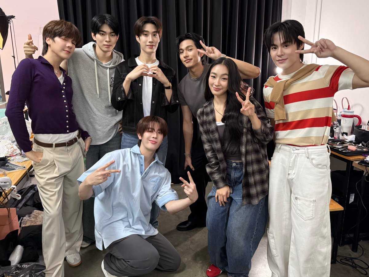 TLE_mtm's tweet photo. วันนี้ขอบคุณทุกคนที่มาให้กำลังใจพวกเราน้าา นี้แค่วันแรกก็สนุกละ พวกเราเต็มที่แน่นอนน ฝากน้อง Yourtuber ไปอีกนานๆเลยนะครับ

TFO YOURTUBER FITTING 
#FittingYourtuber https://t.co/L6uXBIxsA6