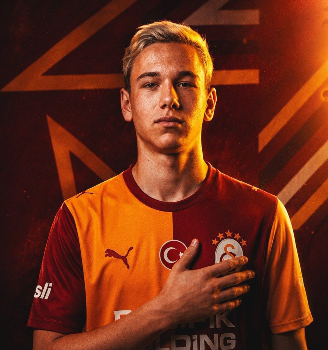 nexygs9's tweet photo. #SONDAKİKA

Aleksey Batrakov, Galatasaray’da!

[Ivan Karpov) https://t.co/I669fXlFKj