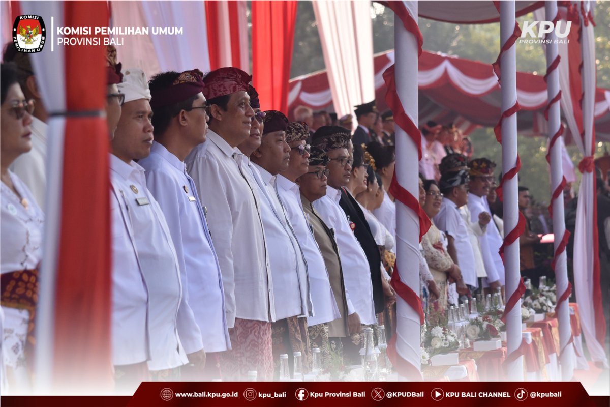 kpu_bali's tweet photo. #temanpemilih - Ketua KPU Provinsi Bali, I Dewa Agung Gede Lidartawa, menghadiri Upacara Peringatan Hari Ulang Tahun (HUT) ke-81 Kemerdekaan Republik Indonesia. Senin (17/8/2026).

#kpumelayani #kpubali @KPU_ID https://t.co/88YkWPiYjl