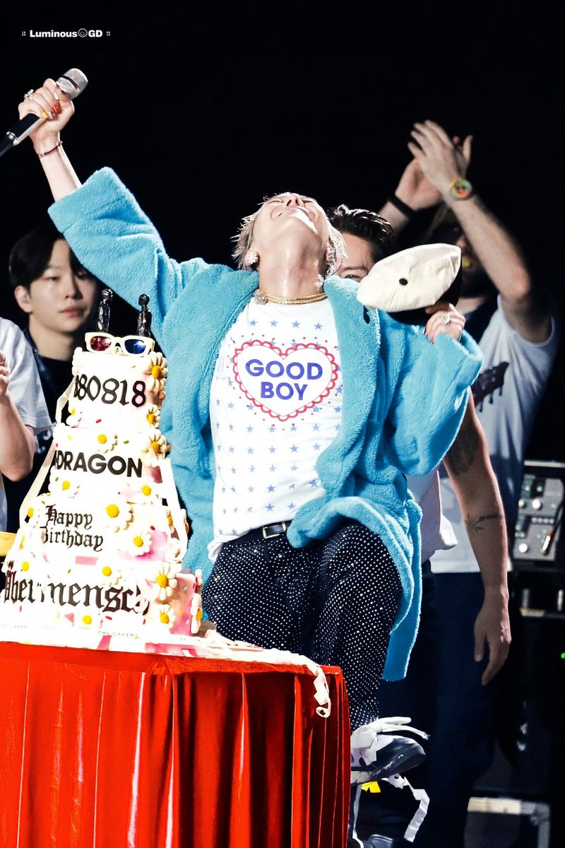 JustGDragonxi's tweet photo. #HappyGDay2026
Still life Still beautiful 
Happy Birthday @IBGDRGN 
#꽃잎하나_더해_권지용_사랑해 https://t.co/nSO1glBhUm