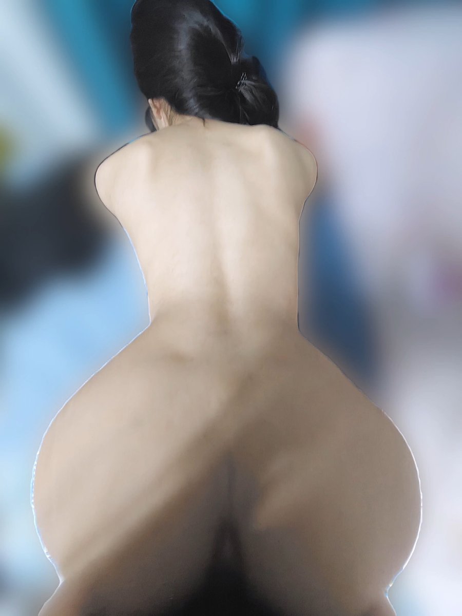 CZzzzz06's tweet photo. 嘘🤫，趁老婆不知道再偷偷发几张后入视角
老婆真的榨精机来的，谁想被小辛的肥臀榨一下？
#蜜桃臀 #情侣日常 #甜蜜日常 https://t.co/vWp5N4XJGL
