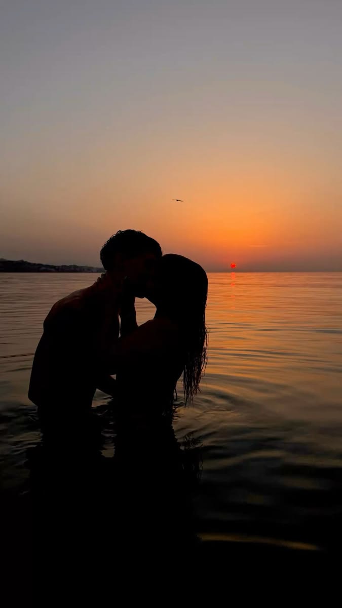 DomangeElis's tweet photo. Scorpio: the love that sees in the dark
Scorpio never loves halfway. For them, love is not a walk — it’s a plunge. ♏️
#Scorpio #ScorpioSeason #ScorpioEnergy #ZodiacSigns #Astrology #DeepLove
💞🌘🦂❤️🌘💖🖤💋🌘✨🖤💞 https://t.co/thsIYuuCH5