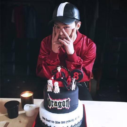 JustGDragonxi's tweet photo. #HappyGDay2026
happy birthday my G @IBGDRGN 
always stay with you
#꽃잎하나_더해_권지용_사랑해 https://t.co/EaKLKyvvyA
