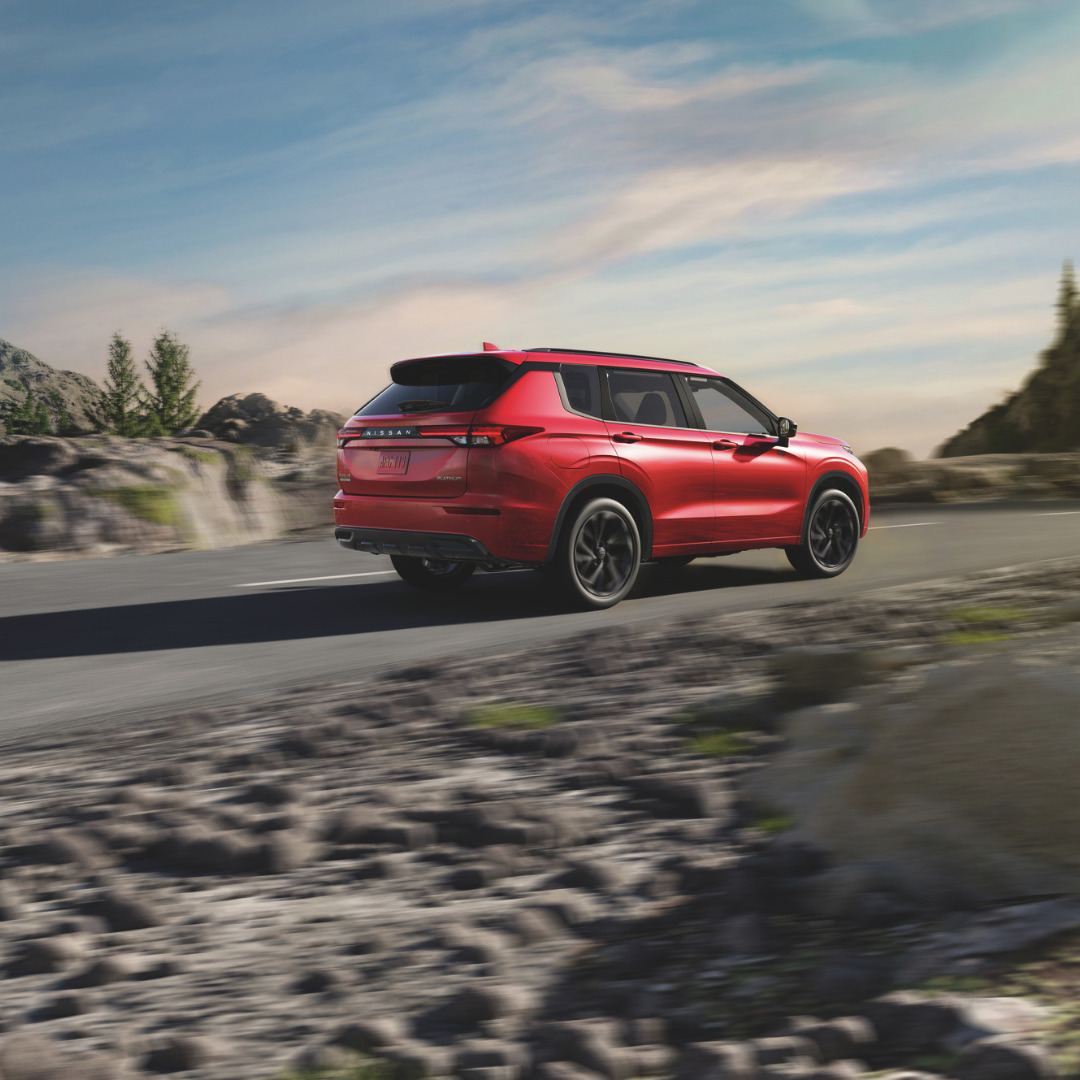 NissanFoleyAL's tweet photo. Chasing one more scenic drive before summer fades out? The 2026 Nissan Rogue PHEV looks right at home on the long way there ❤️🌄 https://t.co/3IqRA7AlO1