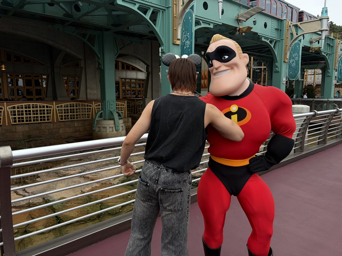 Rogg00n's tweet photo. 7月頭にディズニーシーに行ってきました。
最後のアクアトピアでびしょびしょになってきたよ https://t.co/ijmoydRXqm
