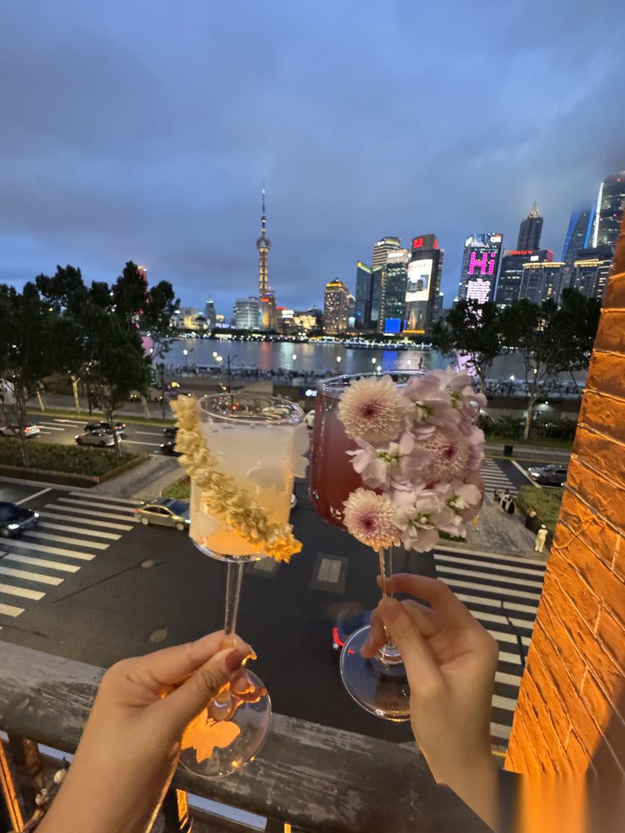 DebabrataSonow4's tweet photo. 上海，周末先去闵行吃甜品，有没有同频的来认领，评论区碰碰。懂的都懂 #反差 #女大 #上海 https://t.co/medQXHyDpy
