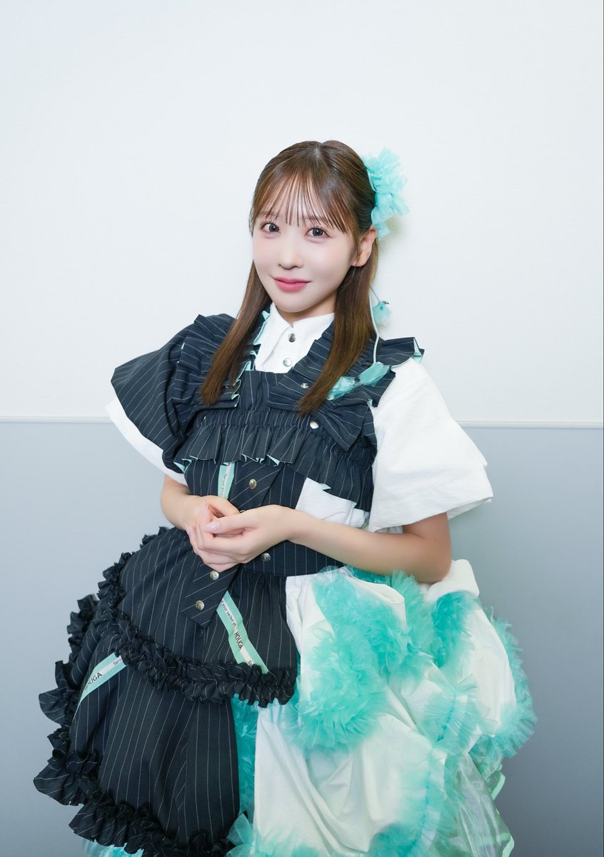 FRUITS_ZIPPER's tweet photo. ・‥…━━☆・‥…━━☆・‥…☆
　 👗FRUITS ZIPPER 新衣装👗
　          🪽HOUGA衣装🪽
☆…‥・☆━━…‥・☆━━…‥・

💚櫻井優衣 @yui_fz0221

Costume Design & Production : HOUGA
Direction & styling : Miki Aizawa

🎧FRUITS ZIPPERを聴く
https://t.co/Lzr0SYht4K

#KAWAIILAB
#FRUITSZIPPER #ふるっぱー
#フルーツジッパー