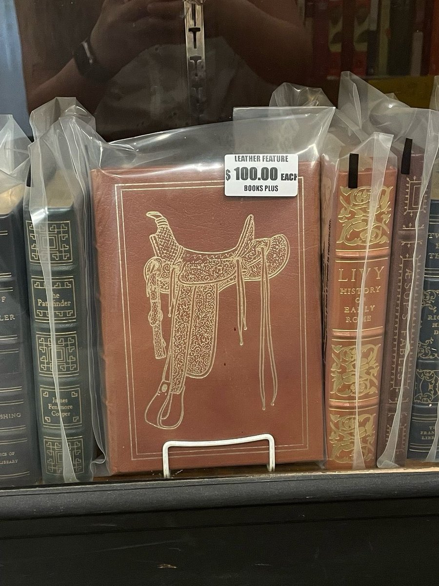 booksplusokc's tweet photo. LEATHER BOUND RESTOCK!! So many classic and collectibles additions of stories you know and love!
#classic #beautifulbooks #leatherbound #oklahomacity https://t.co/kX0XKoixkm