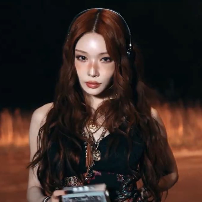 PopBase's tweet photo. CHUNGHA announces new single ‘México.’ Out September 1st. https://t.co/9SaKP1AIsm