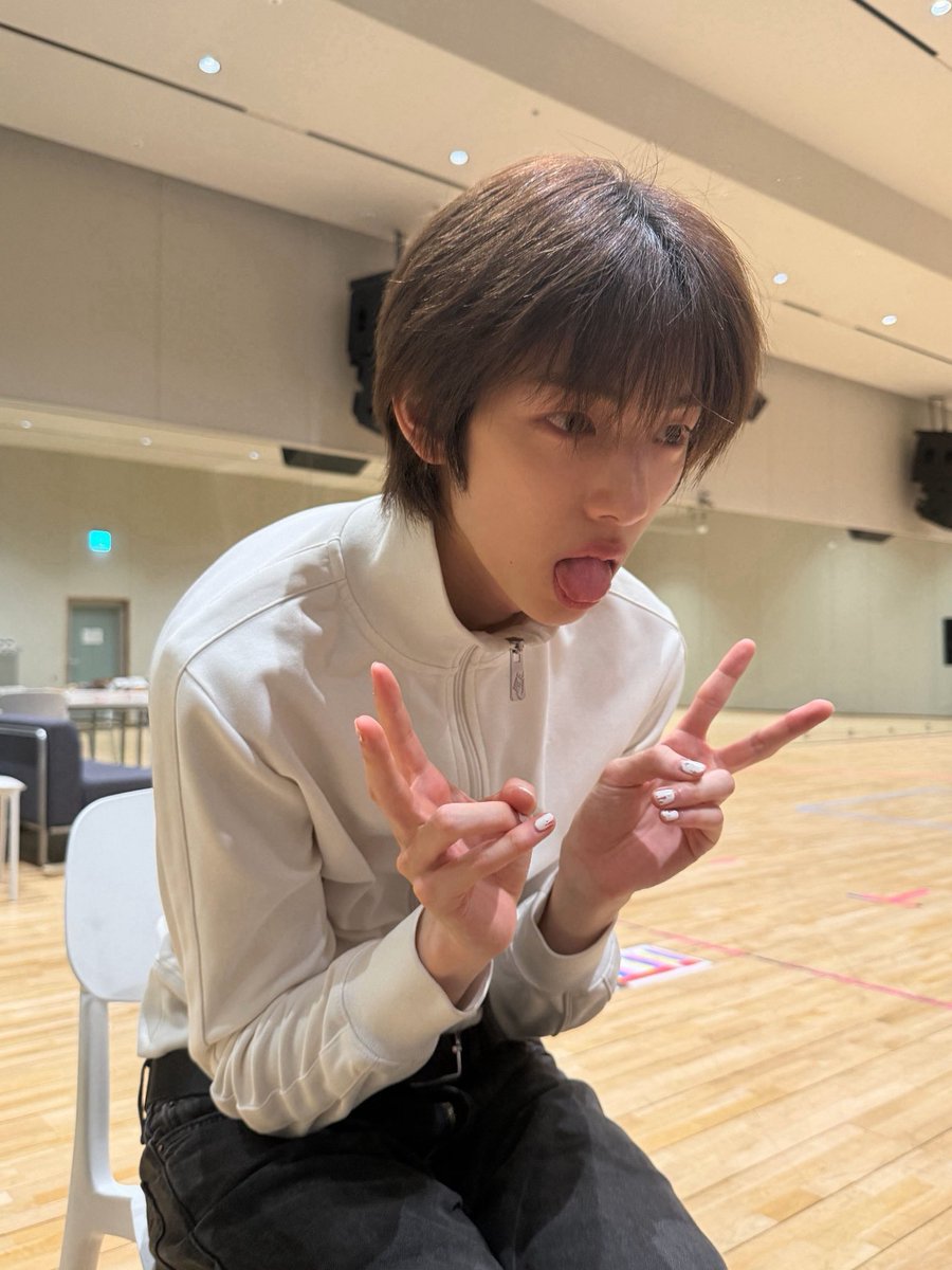 Uuv0aq's tweet photo. @JUHOONGLOBAL The courage you showed when starting your career sustains JUHOONIVERSE, JJUST THE BEGINNING holds new chances for your JJUNIQUE gifts to shine even brighter.

FIRST TO FOREVER WITH JUHOON

#JUHOONOneYearToBeyond
#주훈과_함께한_첫해
#JUHOON #주훈 https://t.co/IJ6b1rNAKs