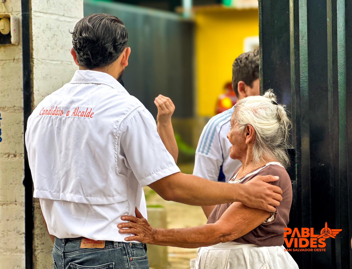 PabloVides_'s tweet photo. Suchinanguito, Apopa. 🧡🫡

Gracias a las vecinas y vecinos por abrir las puertas de sus hogares y tener la disposición de hablar con nosotros.

Estamos escuchando, trabajando con cercanía y haciendo equipo junto nuestros líderes de las comunidad para mejorar San Salvador Oeste. https://t.co/dY7UwF2MGM